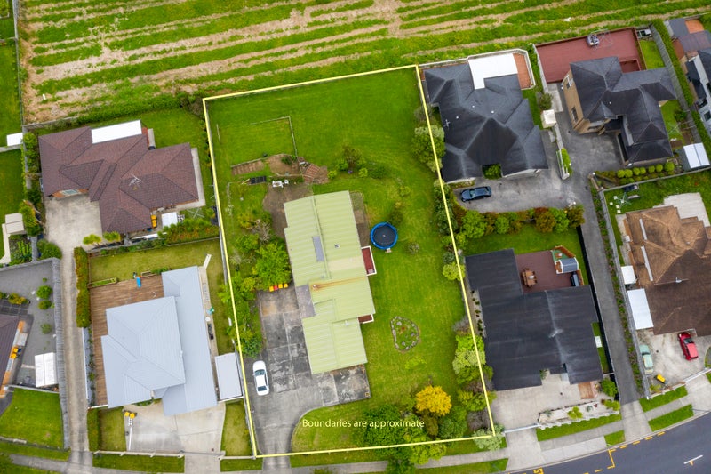 103 Lake Panorama Drive, Henderson Valley, Auckland - Carousel 1