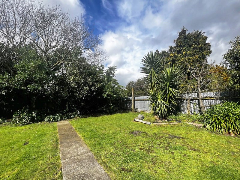 7 Lyndhurst Street, Takaro, Palmerston North - Carousel 12