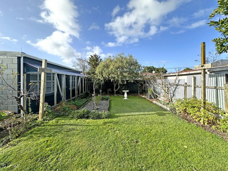 77 Glasgow Street, Whanganui, Whanganui - Carousel 21
