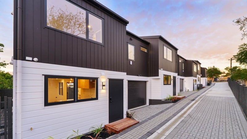 205B Whitney Street, Blockhouse Bay, Auckland - Carousel 1