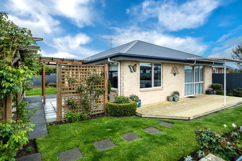 36 CAMBRIDGE Street, Hampstead, ASHBURTON - Carousel 1