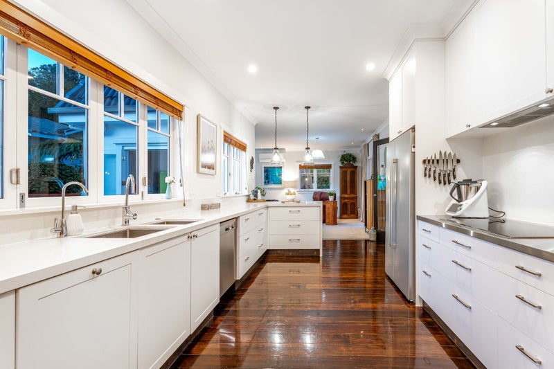 24 Walter Road, Lowry Bay, Lower Hutt - Carousel 2