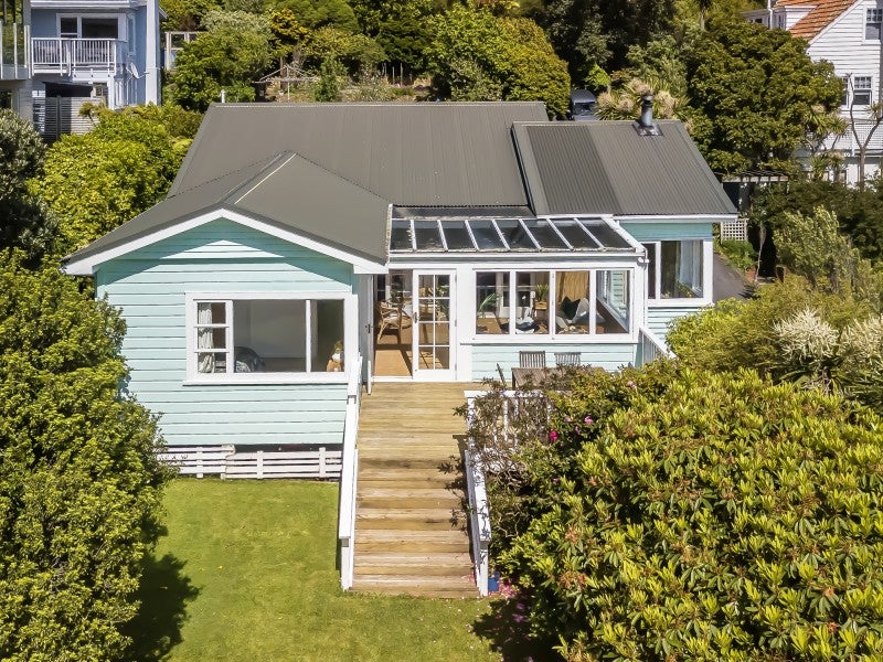 25 Tai Paku Paku Road, Karaka Bays, Wellington - Carousel 1