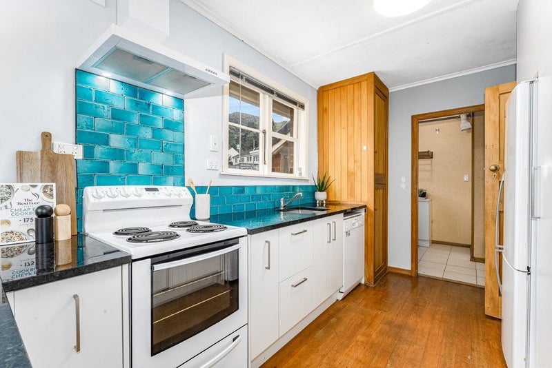 31 Wilkie Crescent, Naenae, Lower Hutt - Carousel 2