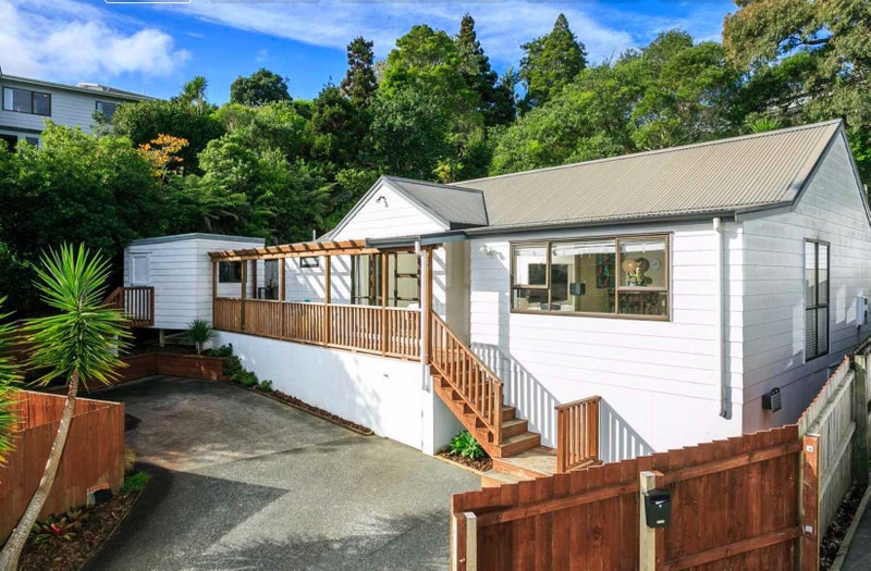 11 Squirrel Lane, Browns Bay, Auckland - Carousel 16