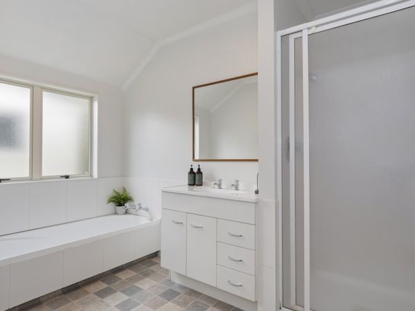 15 Paine Street, Judea, Tauranga - Carousel 17