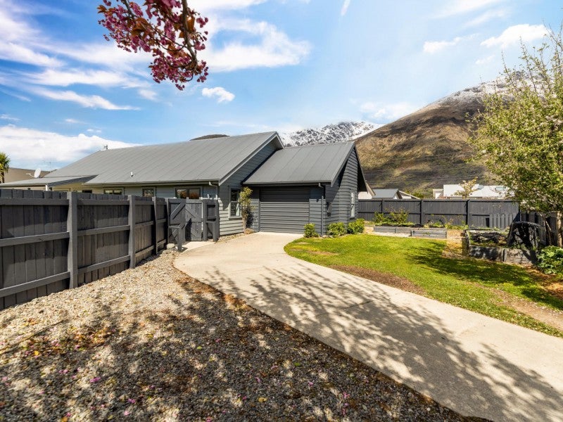 7 Rere Road, Lake Hayes, Queenstown - Carousel 2