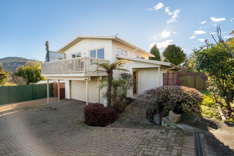 4A Pah Road, Kawaha Point, Rotorua - Carousel 1