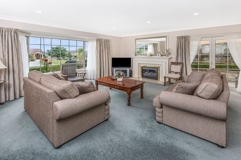 10 Hinckley Court, Dannemora, Auckland - Carousel 1