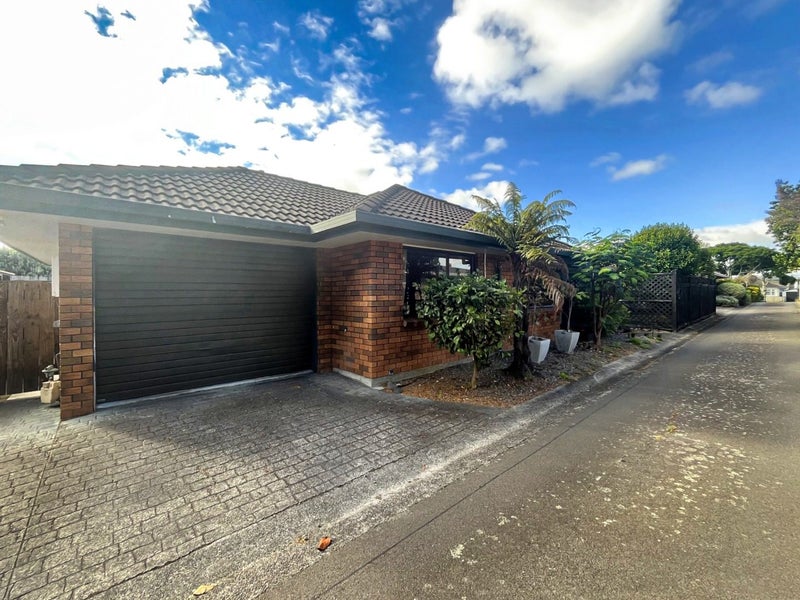 3 Silverdale Court, Terrace End, Palmerston North - Carousel 1
