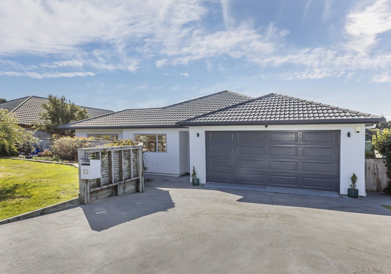 23 Te Puia Drive, Aotea, Porirua - Carousel 1