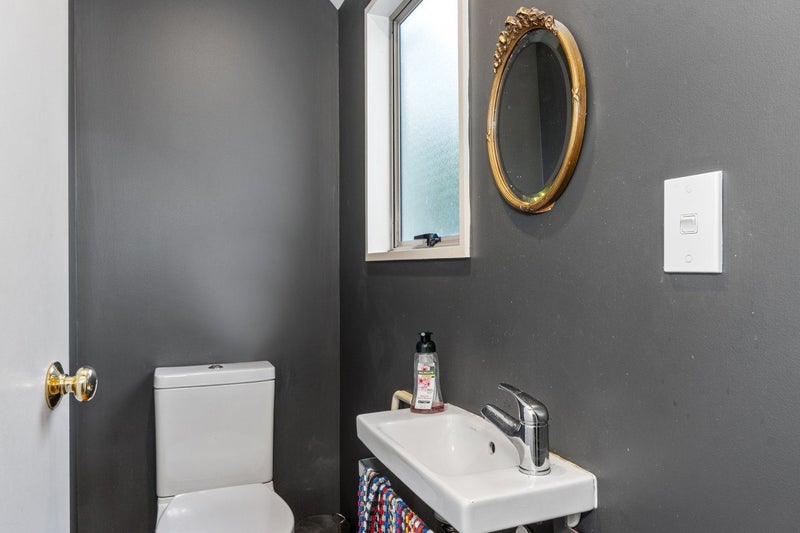 1/10 Kinloch Street, St Albans, Christchurch - Carousel 12