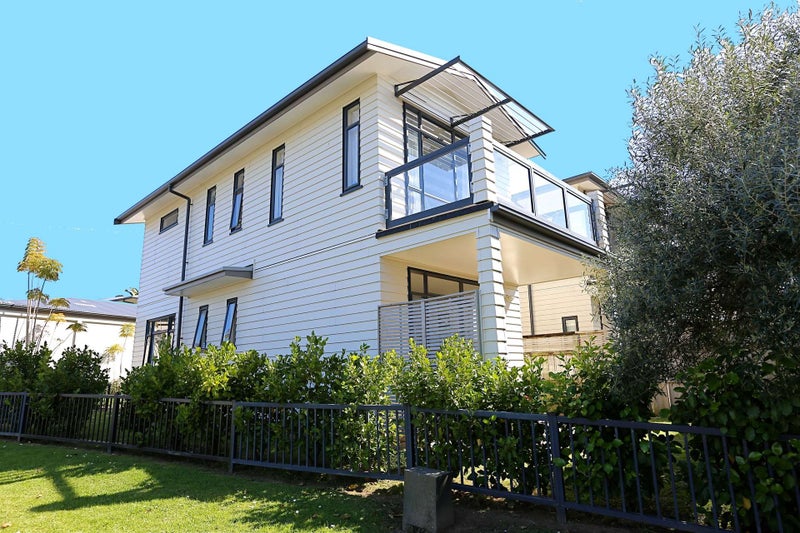 143/2 Armoy Drive, East Tamaki, Auckland - Carousel 1