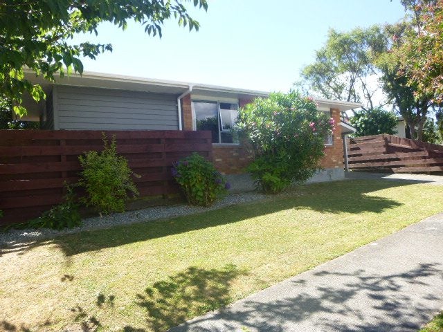41 Brightwater Crescent, Totara Park, Upper Hutt - Carousel 2