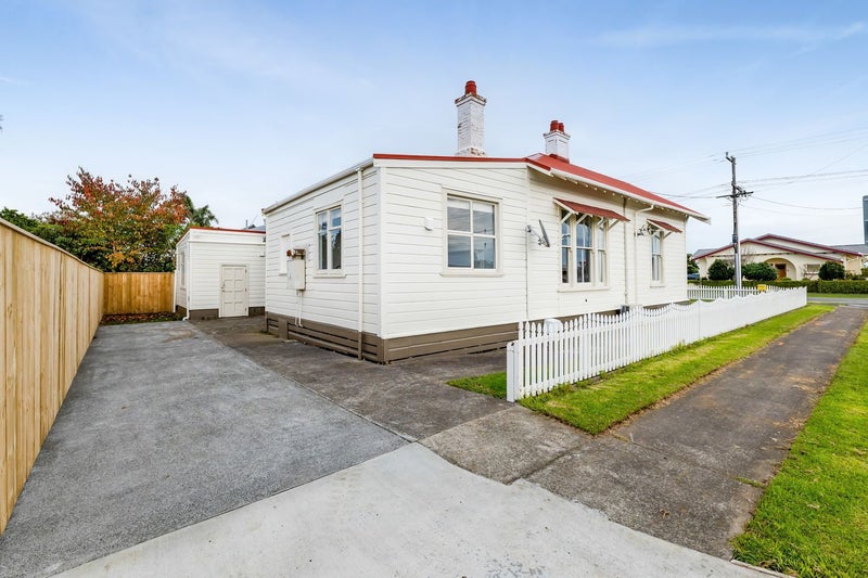 38 Argyle Street, Hawera - Carousel 2