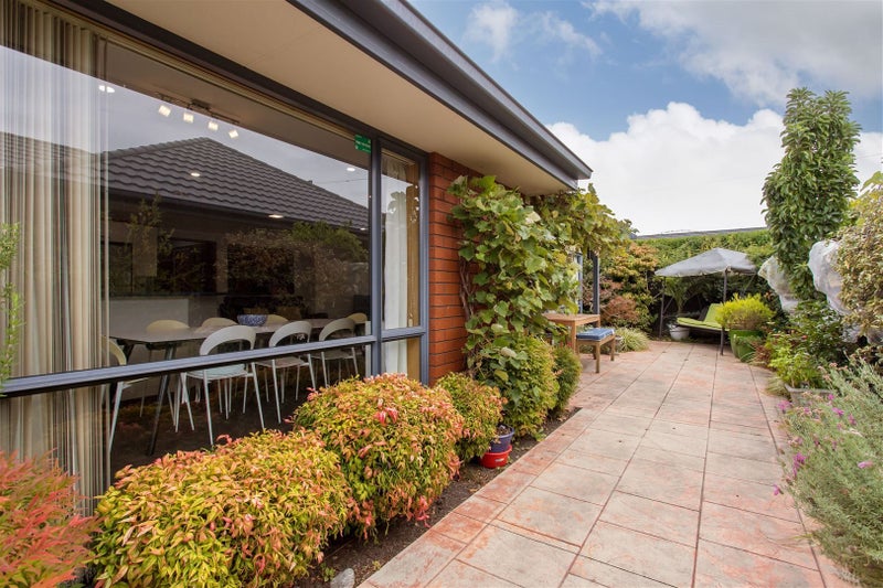 14 Sawyers Arms Road, Northcote, Christchurch - Carousel 12