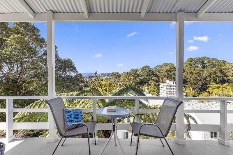 37 Patanga Crescent, Thorndon, Wellington - Carousel 2