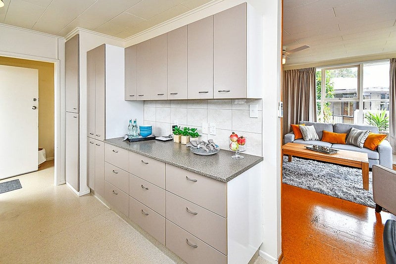 19 Walden Place, Mangere East, Auckland - Carousel 2