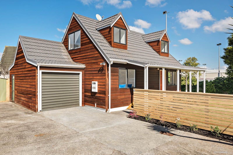 2/4 Becroft Drive, Forrest Hill, Auckland - Carousel 1