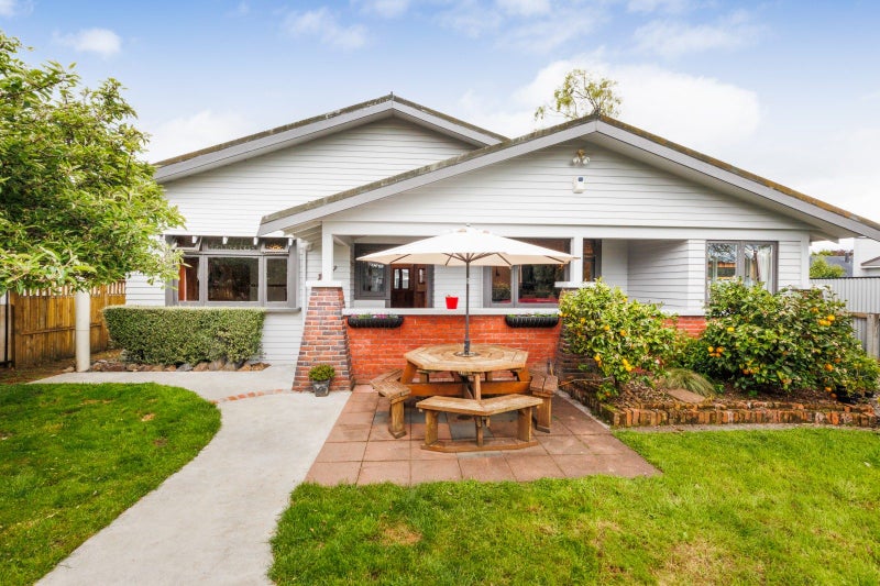 46 Limbrick Street, Terrace End, Palmerston North - Carousel 1