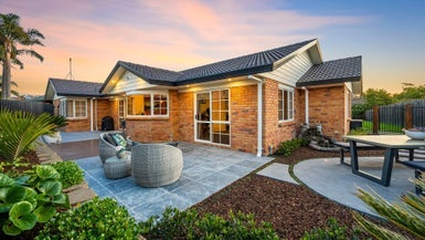 33 Sunny Crescent, Huapai, Kumeu - Carousel 1