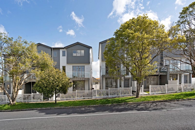 176 Hendon Avenue, Mount Albert, Auckland - Carousel 1