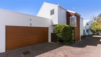 2/475 Point Chevalier Road, Point Chevalier, Auckland - Carousel 1