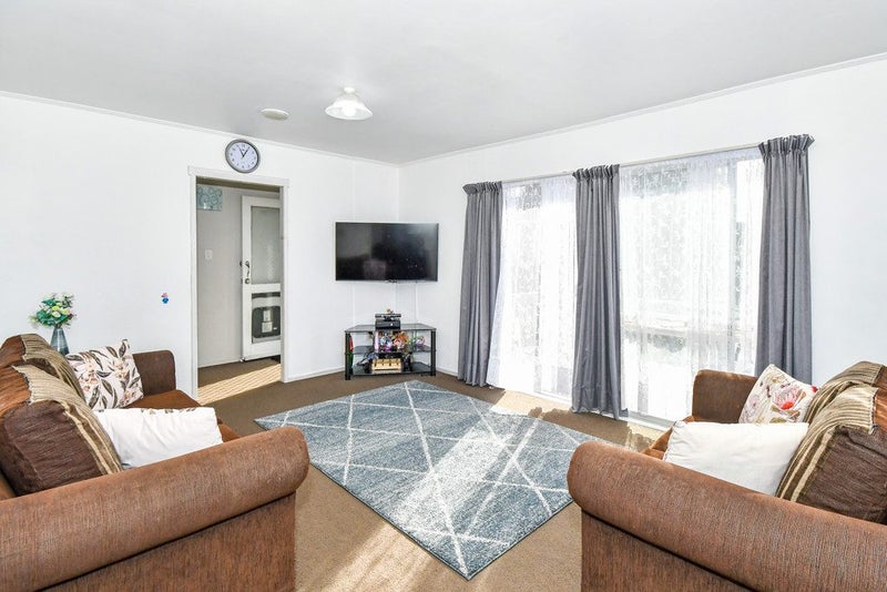 6 Quintal Place, Papatoetoe, Auckland - Carousel 2