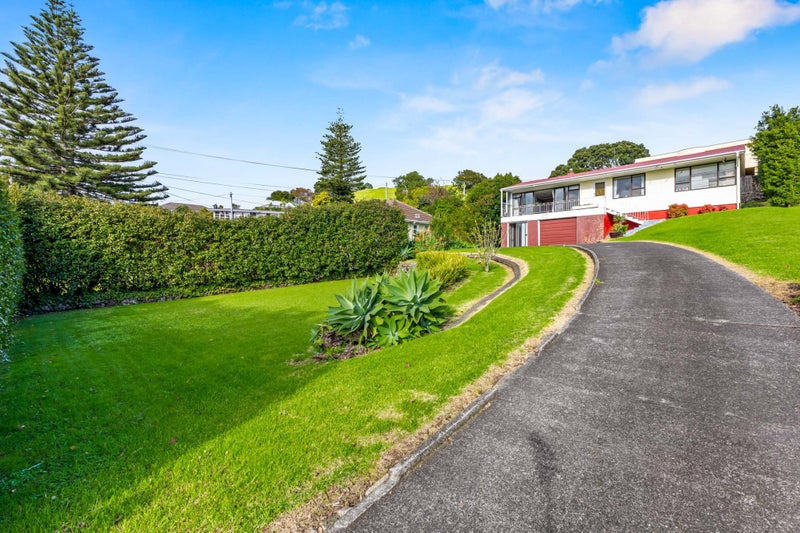 81 Taylor Road, Mangere Bridge, Auckland - Carousel 1