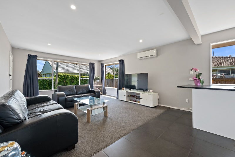 1/63B Waimairi Road, Upper Riccarton, Christchurch - Carousel 2