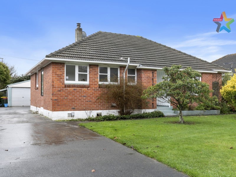 71 Hewer Crescent, Naenae, Lower Hutt - Carousel 1