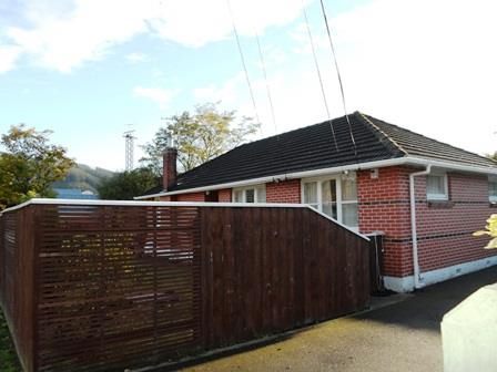 1 Field Street, Silverstream, Upper Hutt - Carousel 1