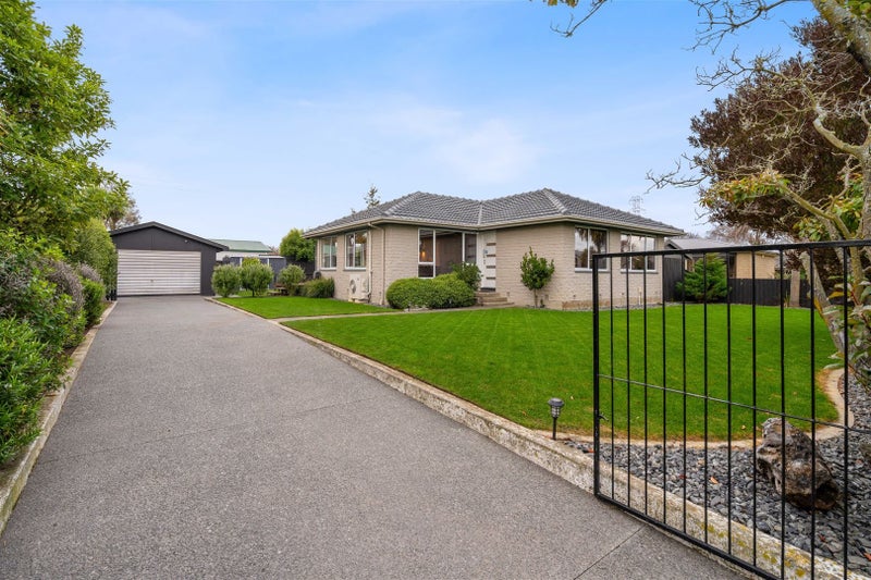 4 Pethig Place, Halswell, Christchurch - Carousel 1