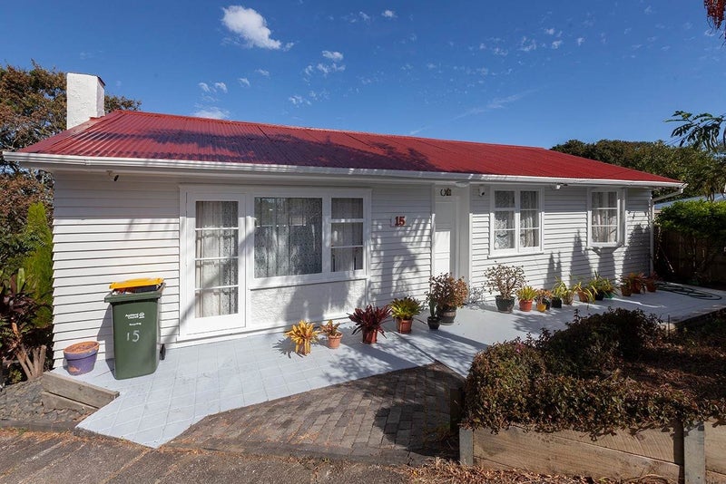 15 McIlroy Avenue, Hillsborough, Auckland - Carousel 1
