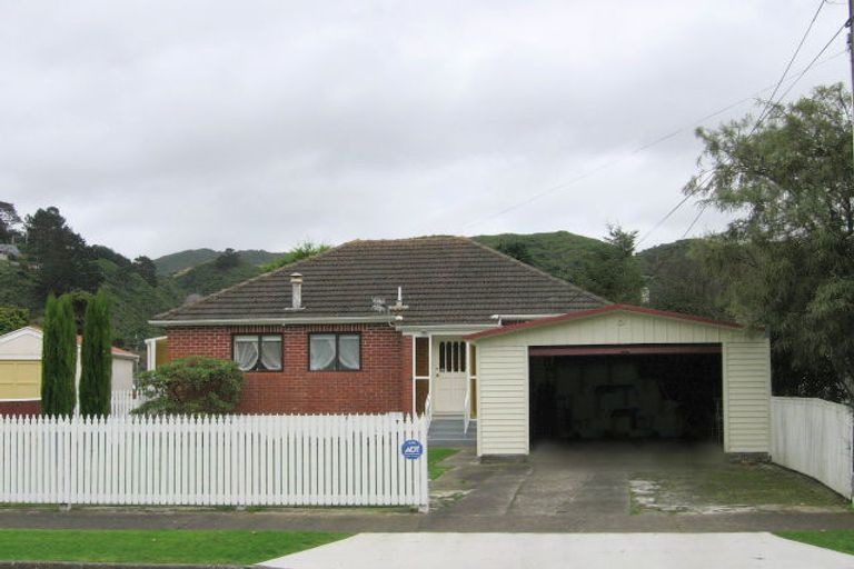 47 Milne Crescent, Taita, Lower Hutt - Carousel 1