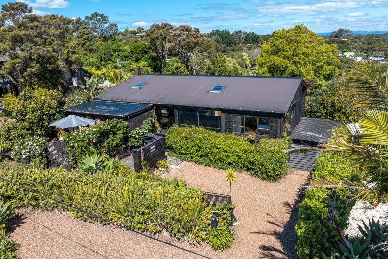 21 Hauraki Road, Oneroa, Waiheke Island - Carousel 2