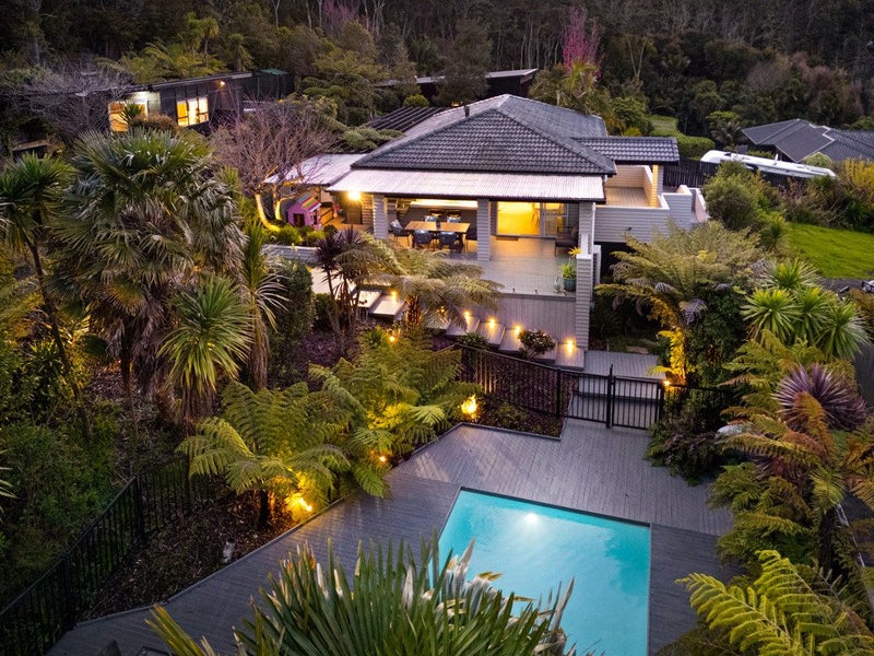 54 Staincross Street, Green Bay, Auckland - Carousel 2