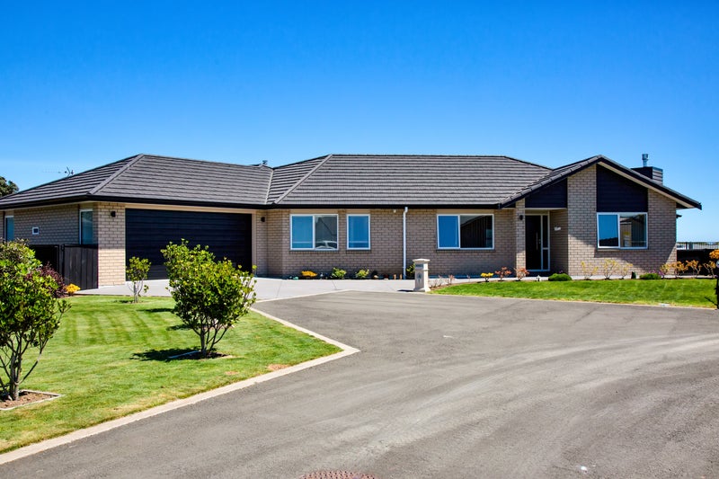 5 Condor Crescent, Waiwhakaiho, New Plymouth - Carousel 1