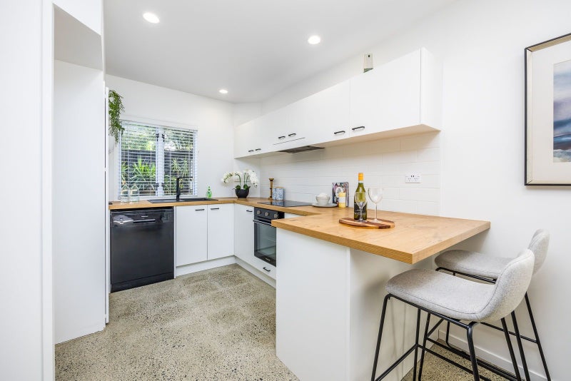 17 Winery Way, Henderson, Auckland - Carousel 2