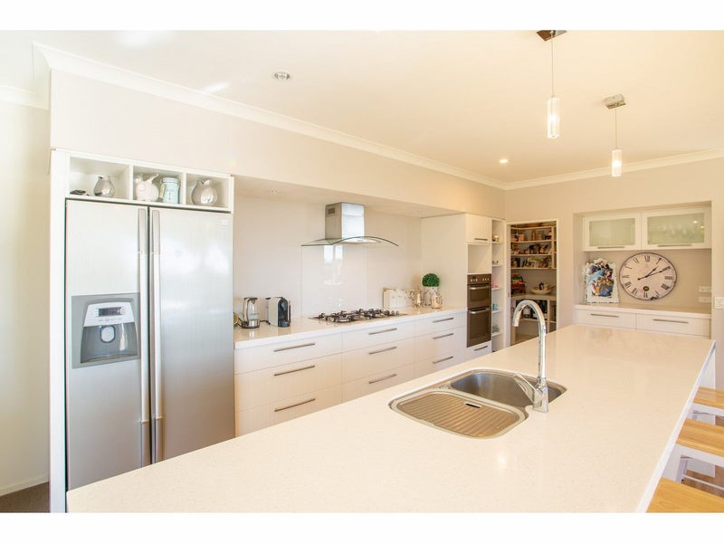 3 Romney Close, Richmond - Carousel 2