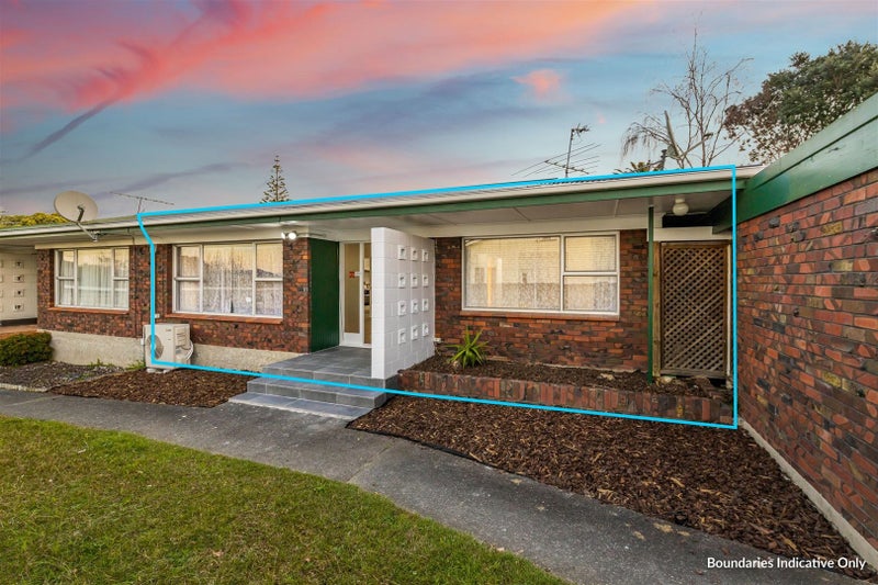 1/96 Titirangi Road, New Lynn, Auckland - Carousel 1