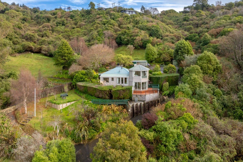 38 Coombe Hay Terrace, Careys Bay, Dunedin - Carousel 1