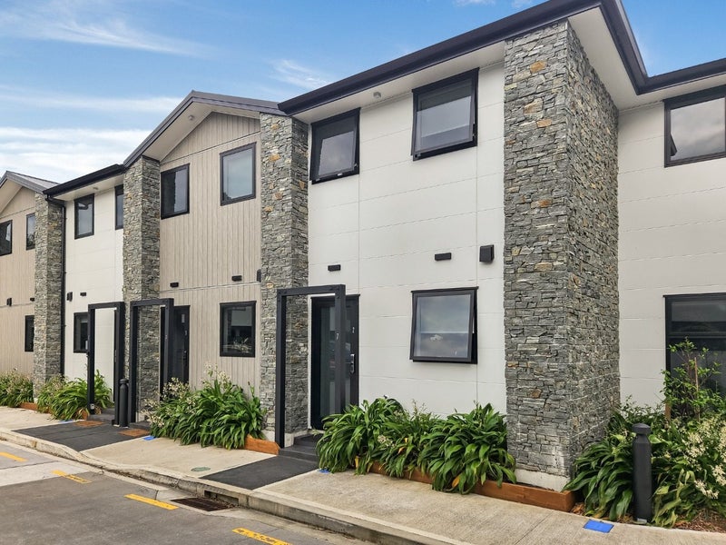 2/7 Ariki Street, Boulcott, Lower Hutt - Carousel 15