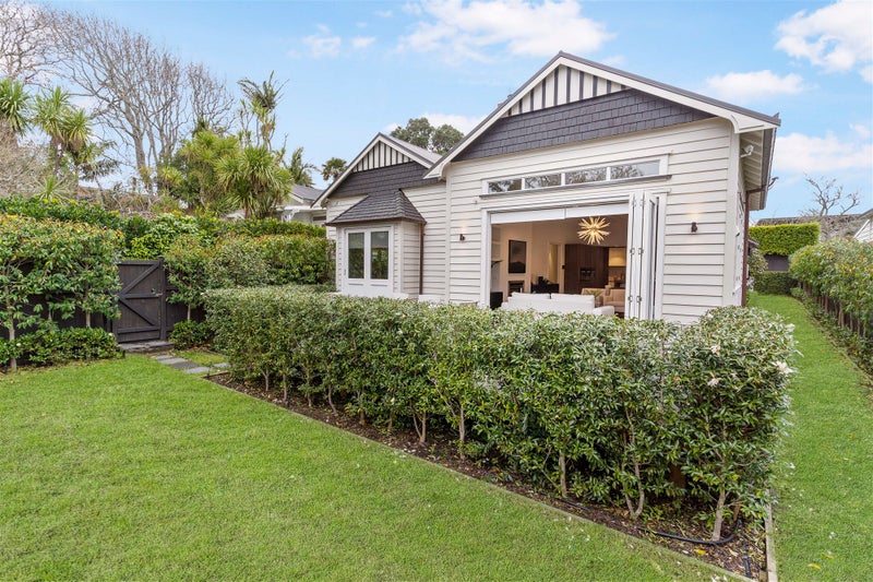 24 Woodside Road, Mount Eden, Auckland - Carousel 1