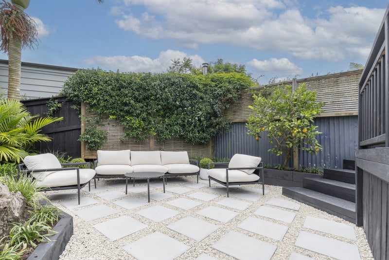 7 Cromwell Street, Mount Eden, Auckland - Carousel 2