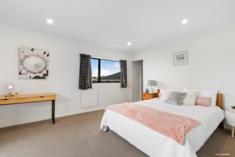 2/50 Channing Crescent, Botany Downs, Auckland - Carousel 2