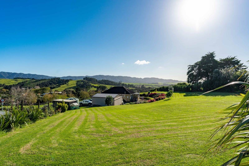 8 De Boer Lane, Kaiwaka - Carousel 24