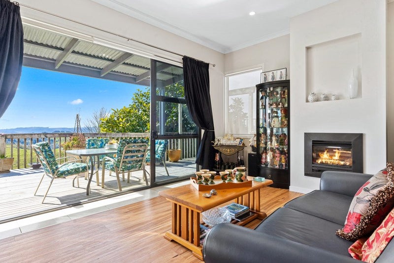 1737 Ponga Road, Papakura - Carousel 1