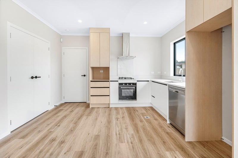 1/6 Michael Avenue, Dinsdale, Hamilton - Carousel 2