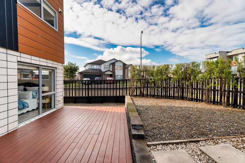 4 Meritage Lane, Te Atatu South, Auckland - Carousel 2